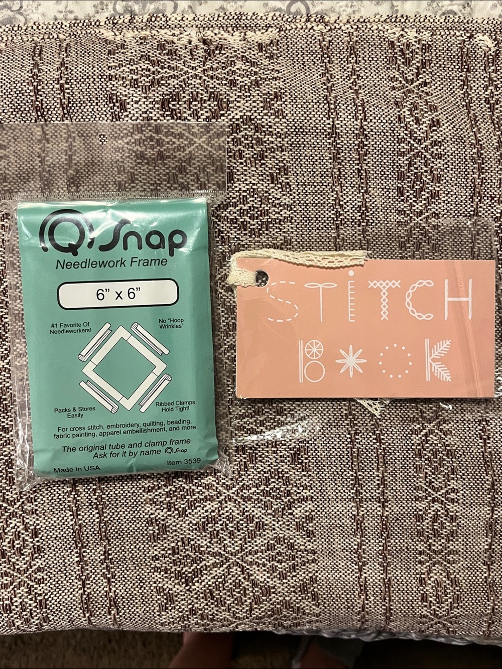 NWT Q Snap Needlework Frame 6x6 Teal and NWT Stitch Book